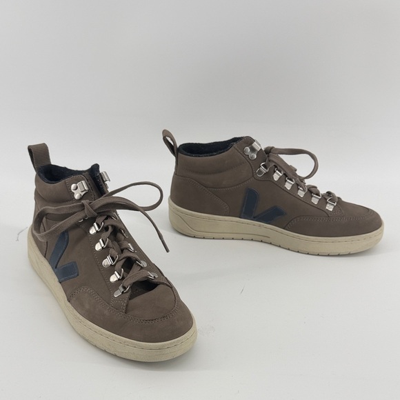 Veja Shoes - Veja Roraima Women’s Sneakers in Nubuck Moonrock Nautico 9 S62
